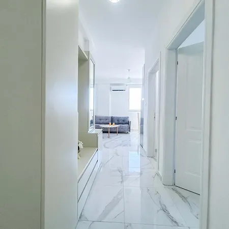 Apartment 1324 *